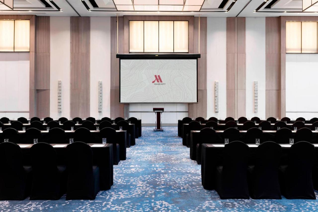 Clark Marriott Hotel Mabalacat Exterior photo